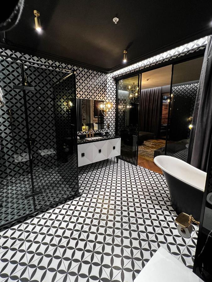 Mandarin Club House Hotel Батуми Екстериор снимка