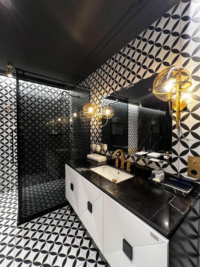 Mandarin Club House Hotel Батуми Екстериор снимка