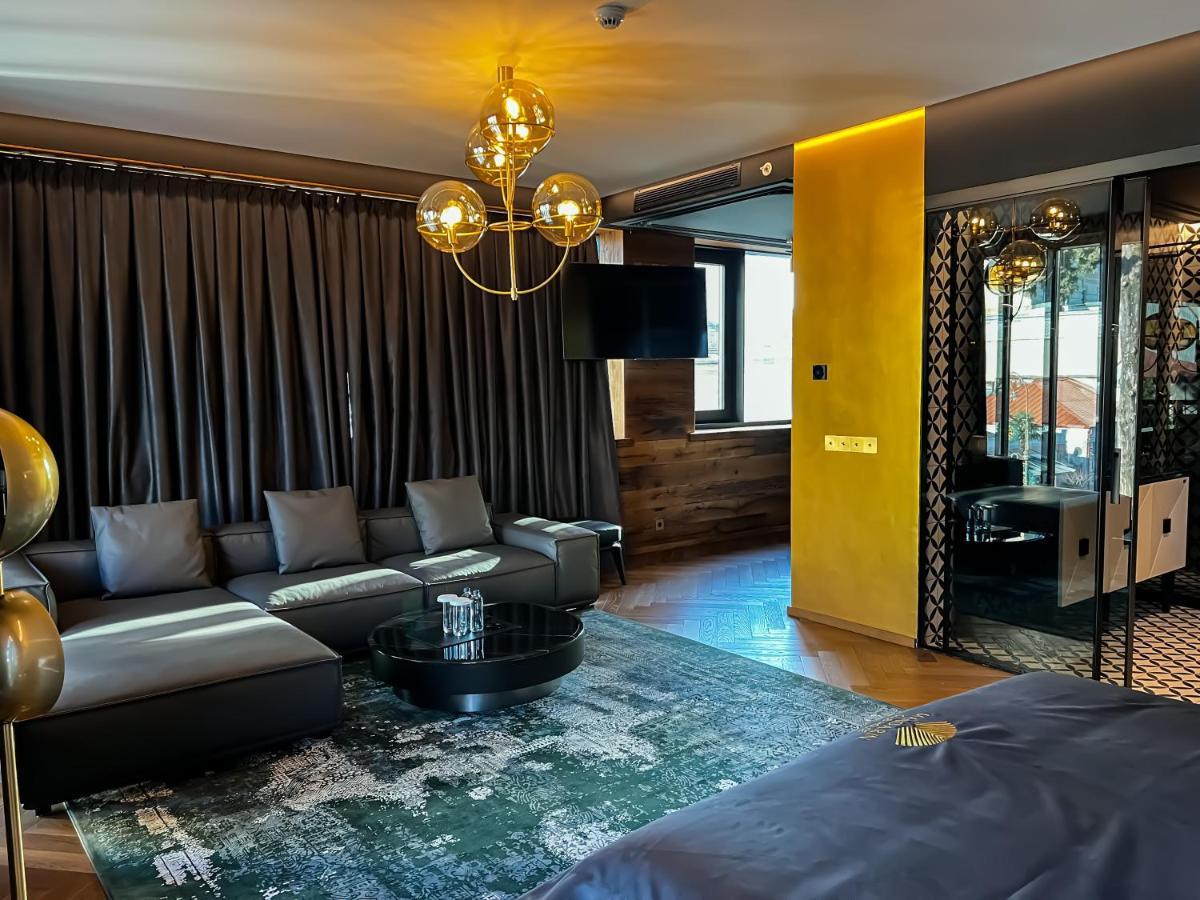 Mandarin Club House Hotel Батуми Екстериор снимка