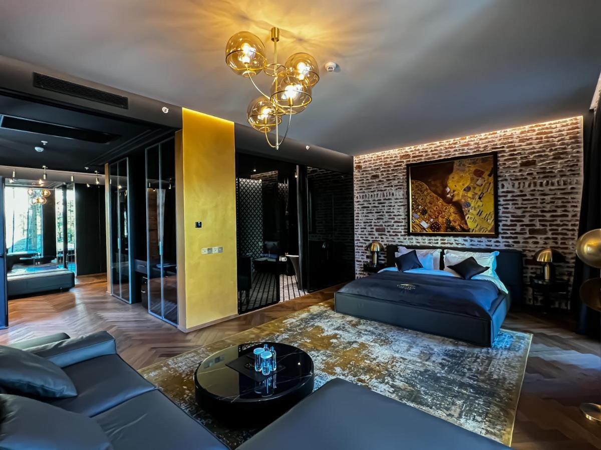Mandarin Club House Hotel Батуми Екстериор снимка
