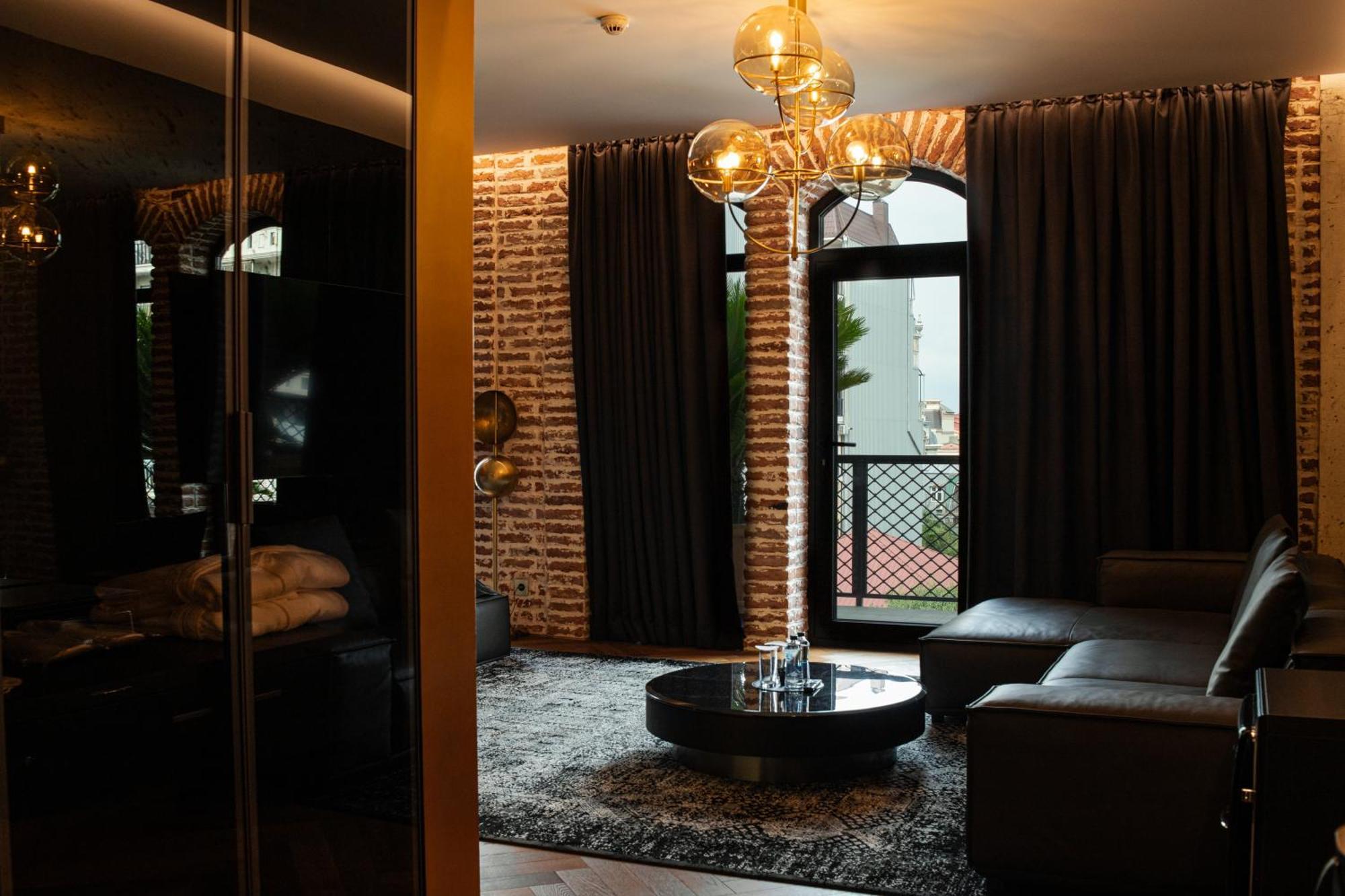 Mandarin Club House Hotel Батуми Екстериор снимка