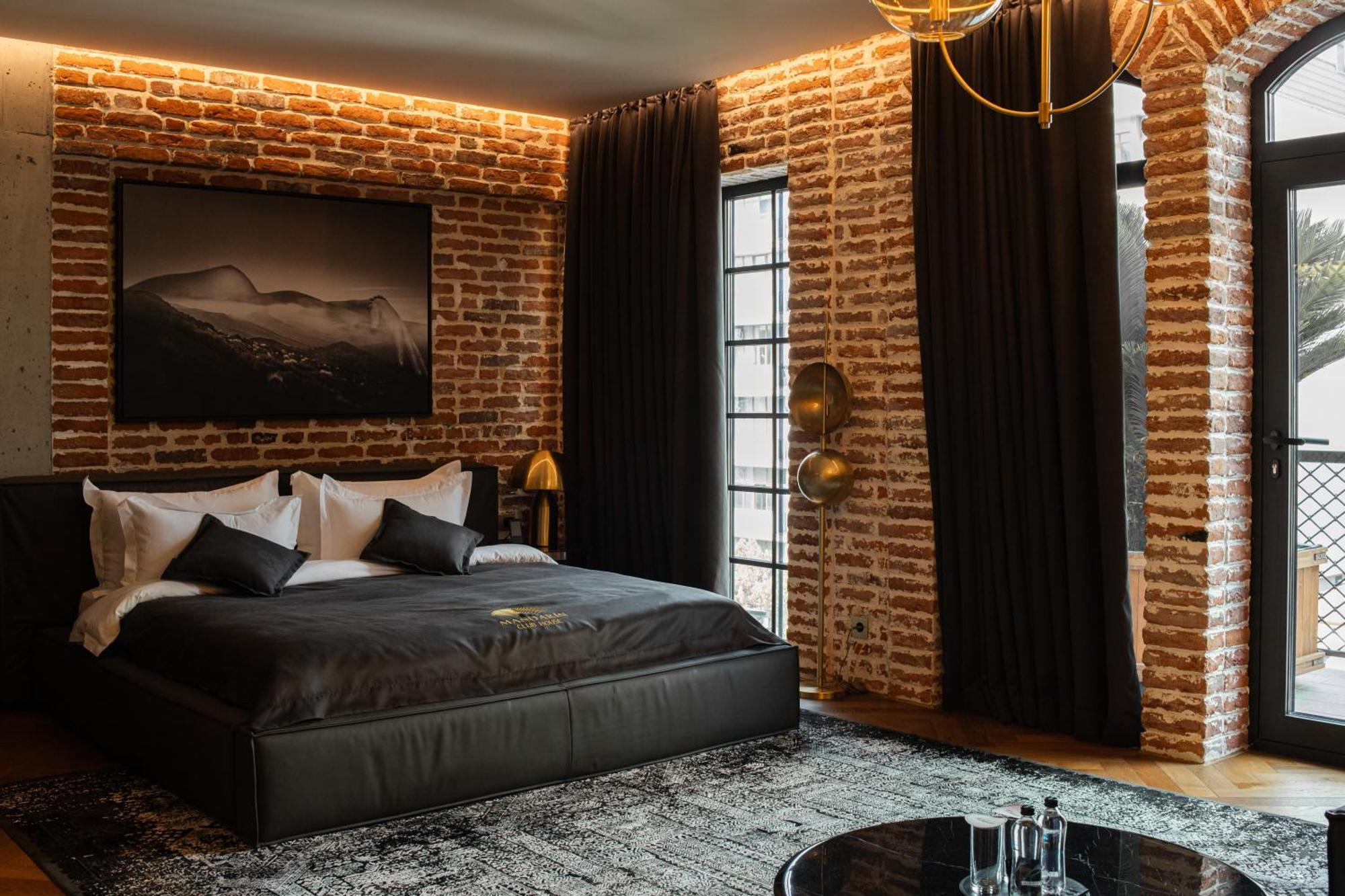 Mandarin Club House Hotel Батуми Екстериор снимка